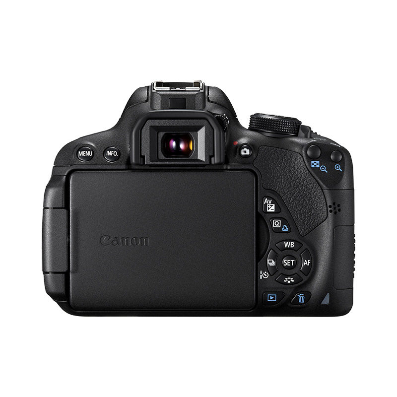 Canon EOS 700D DSLR + 18-135mm IS STM