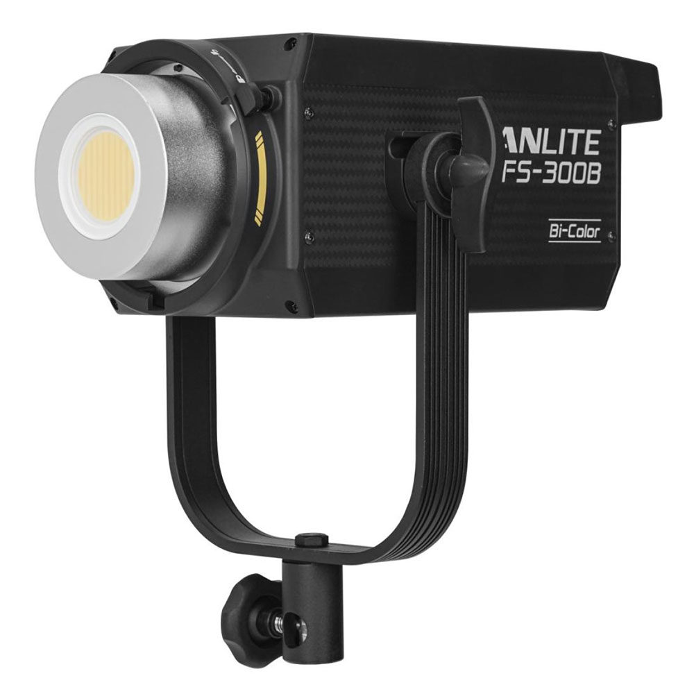 Nanlite FS-300B LED Bi-color Spot Light kopen? | CameraNU.nl