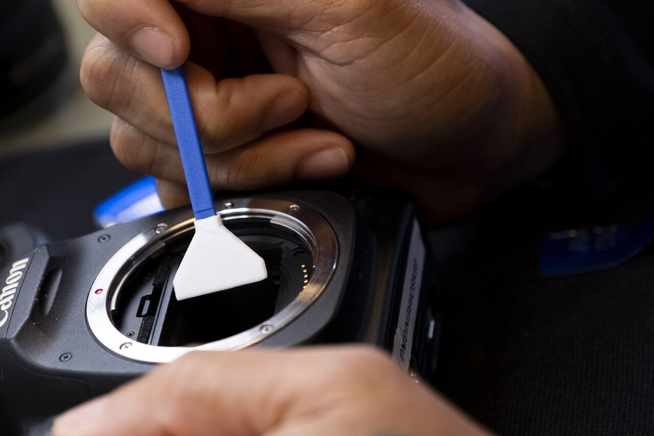 Hoe maak je de sensor van je camera schoon?