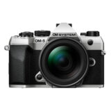 OM SYSTEM OM-5 Mark II systeemcamera Zilver + 12-45mm f/4.0 PRO Zwart - Demomodel