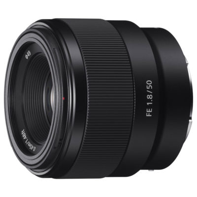 Sony Alpha A7C systeemcamera Zilver + FE 50mm f/1.8 objectief liggend
