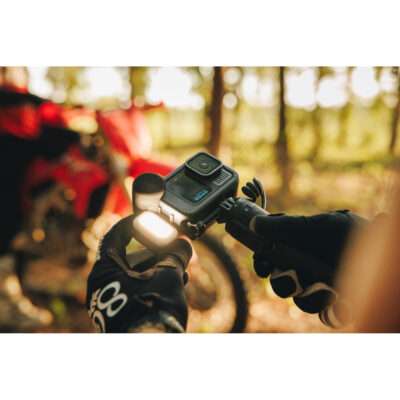 GoPro Hero 13 Power Kit + Contacto lifestyle