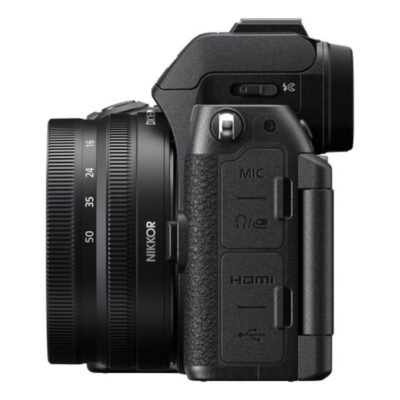 Nikon Z50 II systeemcamera + 18-140mm f/3.5-6.3 VR zijkant links