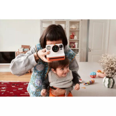 Polaroid Now Gen 3 Pebble White + Color Film Bundle