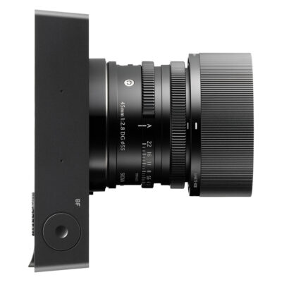 Sigma BF systeemcamera Body Zwart bovenkant met lens