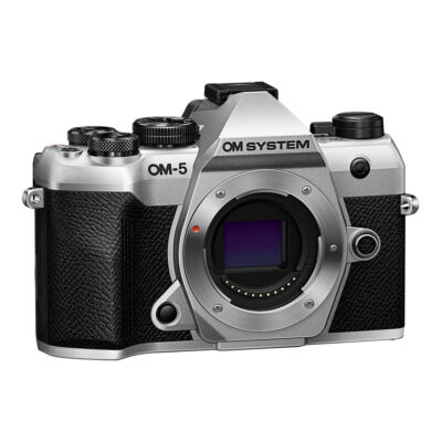 OM SYSTEM OM-5 Mark II systeemcamera Body Zilver schuin linkerkant